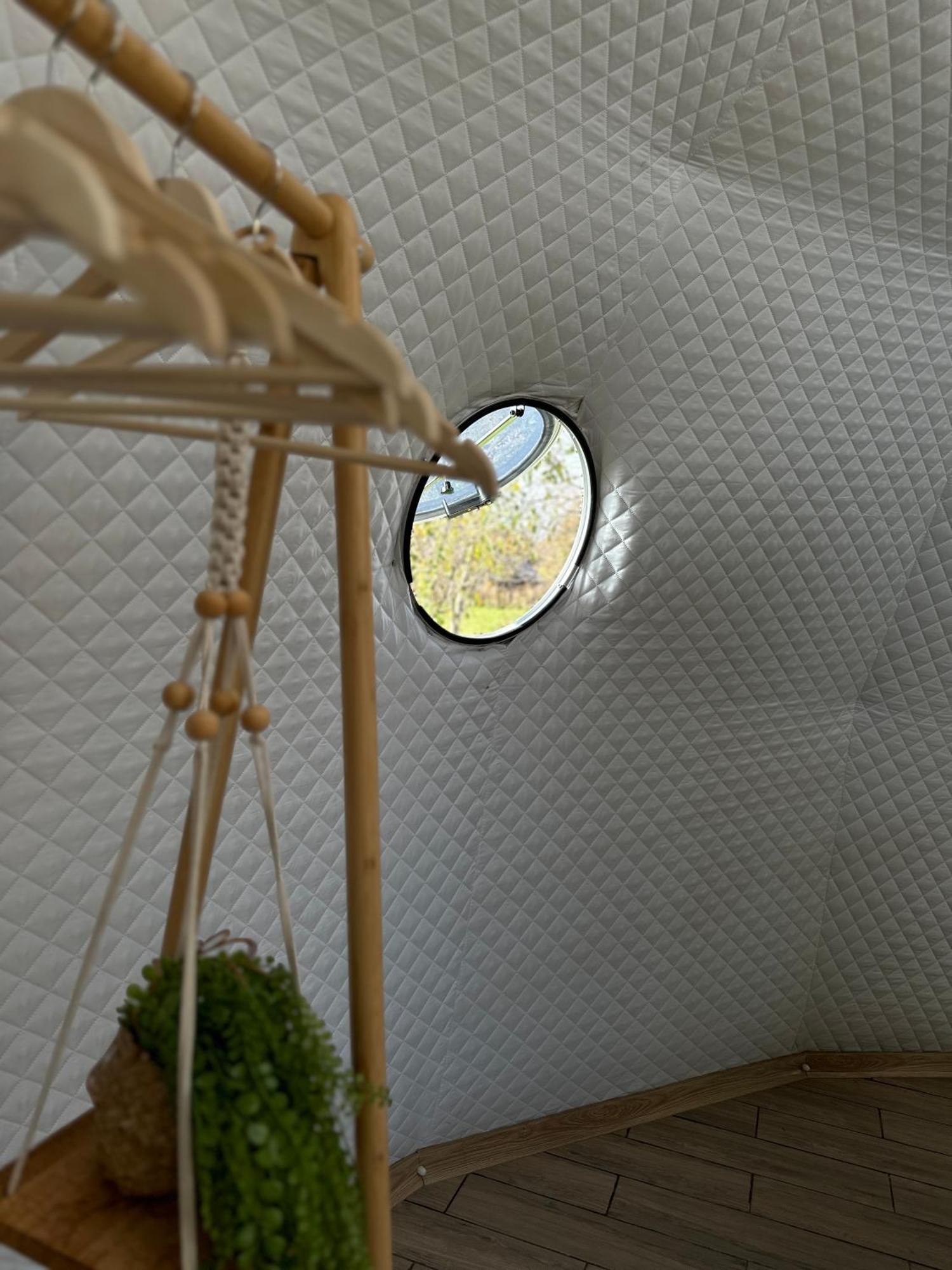 The Frog Glamping Otel Horezu Dış mekan fotoğraf