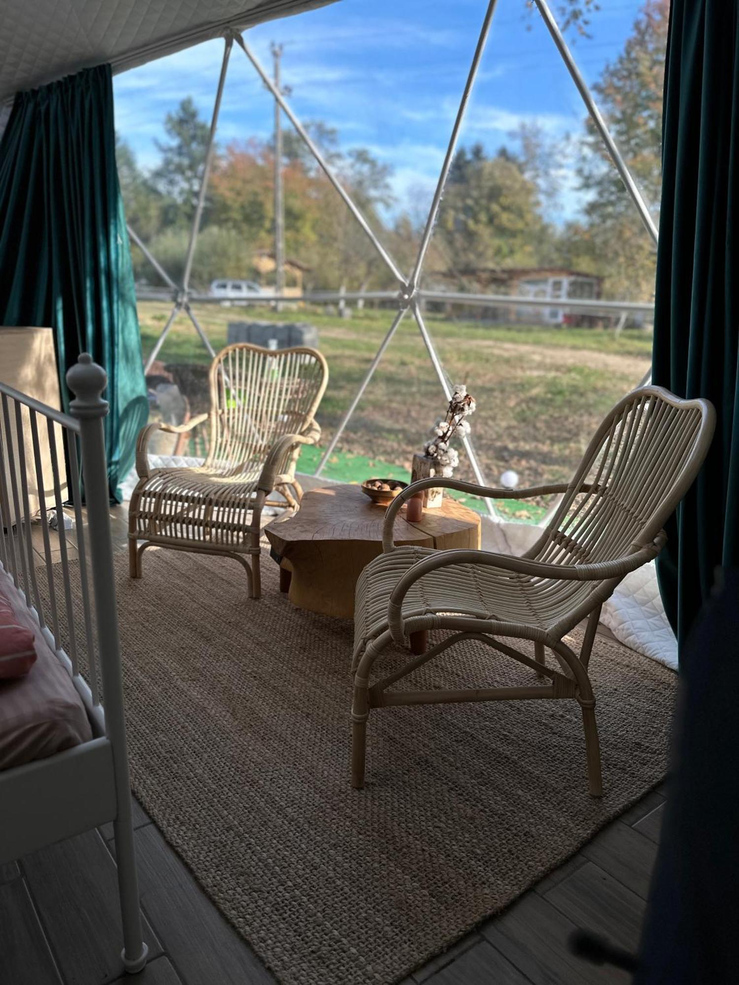 The Frog Glamping Otel Horezu Dış mekan fotoğraf