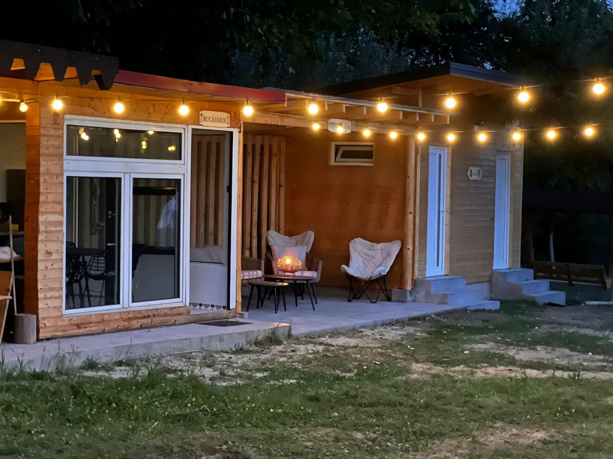 The Frog Glamping Otel Horezu Dış mekan fotoğraf