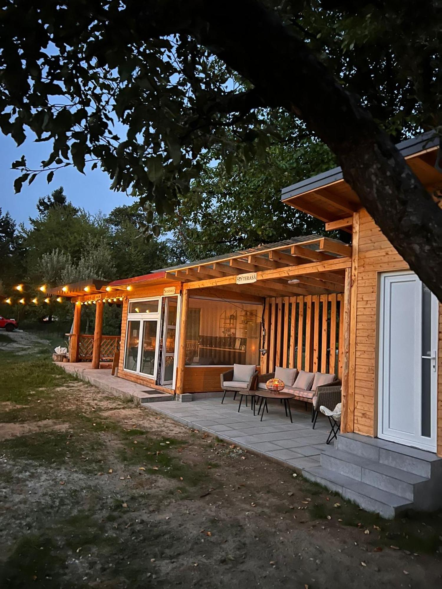 The Frog Glamping Otel Horezu Dış mekan fotoğraf
