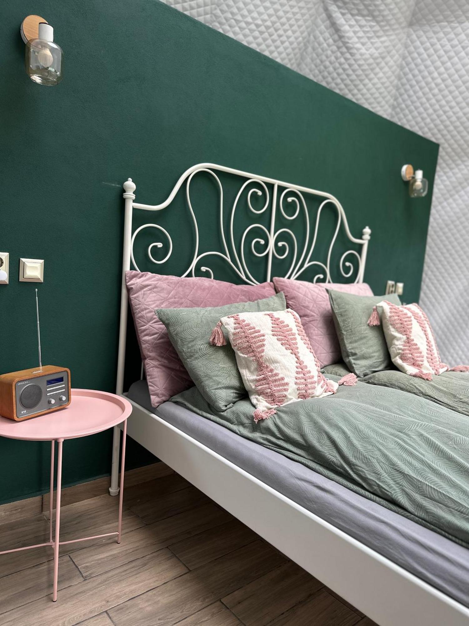 The Frog Glamping Otel Horezu Dış mekan fotoğraf