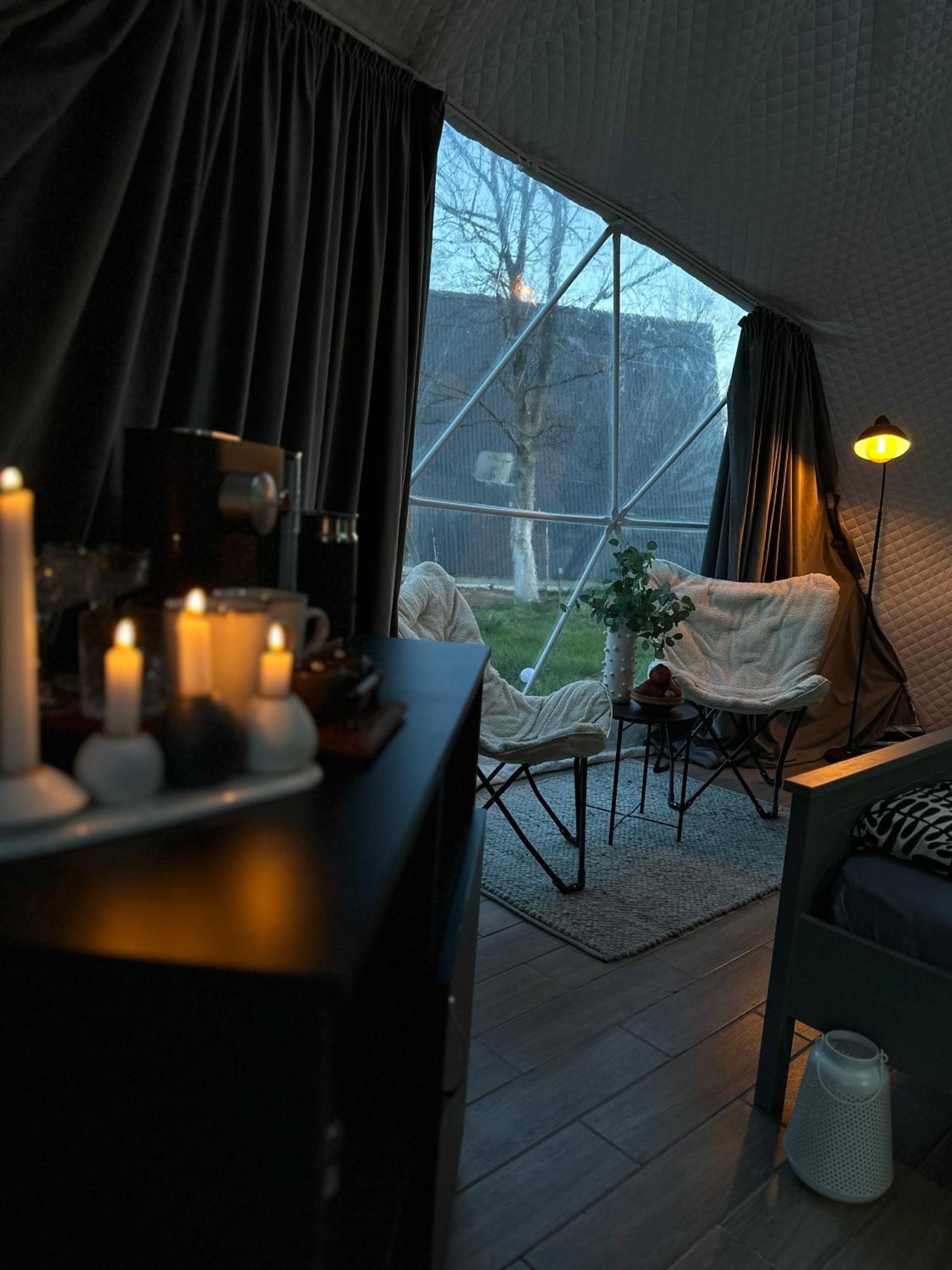 The Frog Glamping Otel Horezu Dış mekan fotoğraf